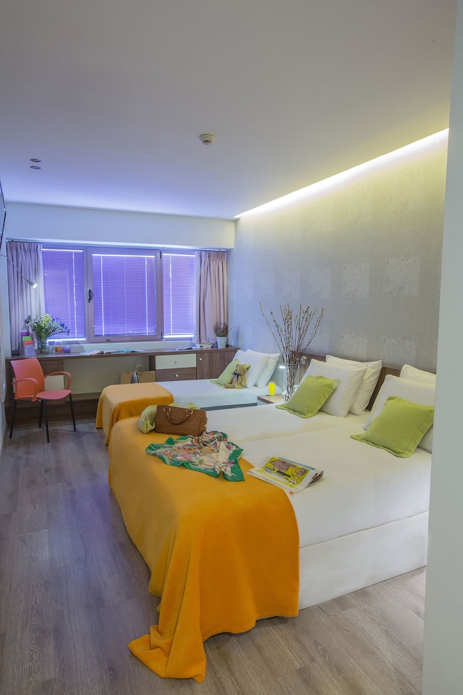 Premium Triple Room - Photo 1