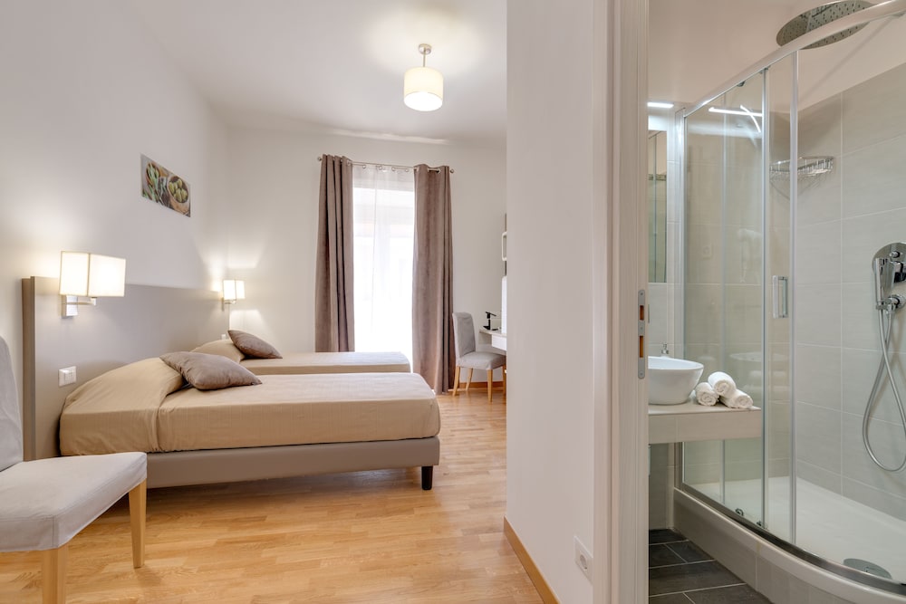 Executive Double or Twin Room, Balcony photo 2