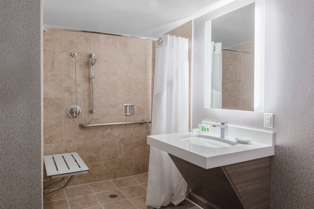 Holiday Inn La Mirada Buena Park by IHG, Photo 3