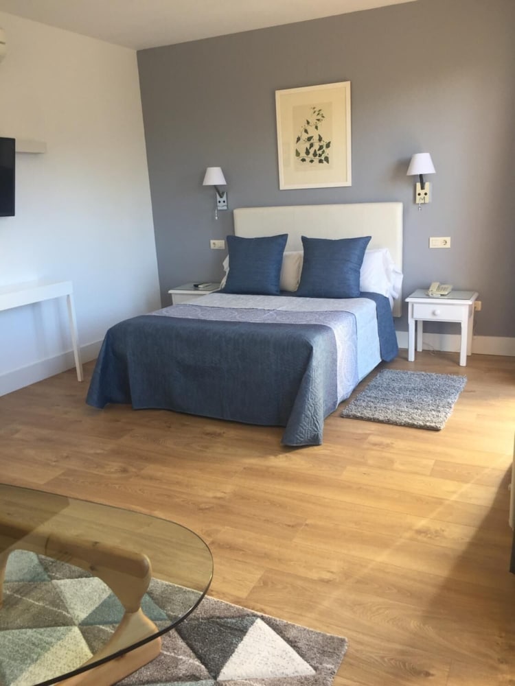 Double or Twin Room, Mountain View - Photo 4