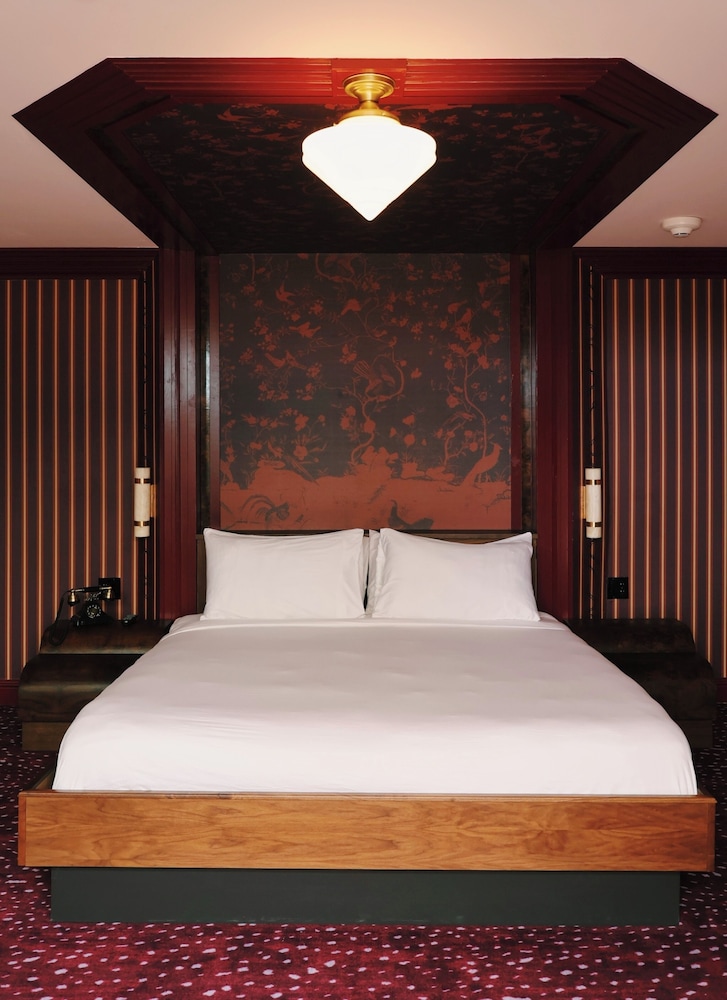 Standard Room, 1 King Bed, Patio