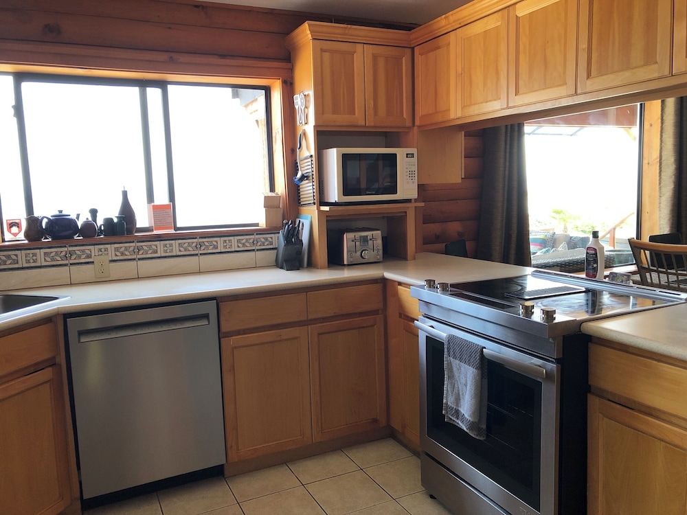 Deluxe House, 4 Bedrooms, Beach View, Beachfront photo 3