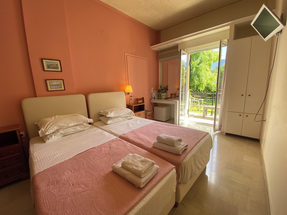 Double or Twin Room, Garden View photo 3