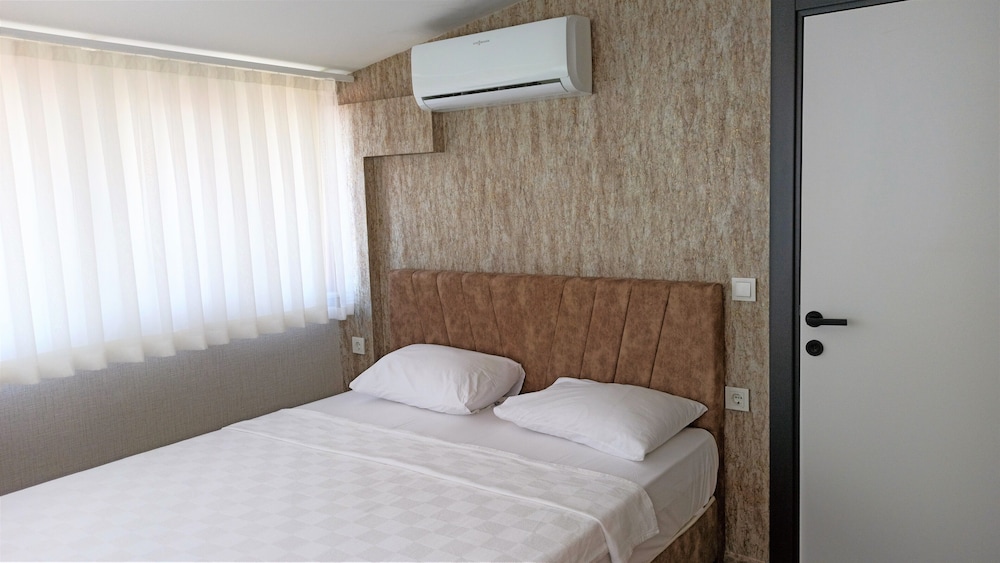 Panorama Sea View Suite photo 1