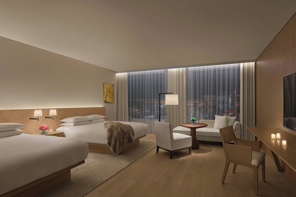 Premier Room, 2 Queen Beds, City View
