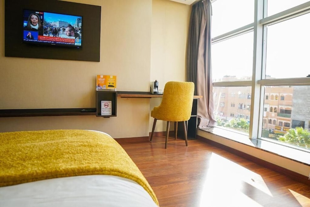 Deluxe Room - Photo 2