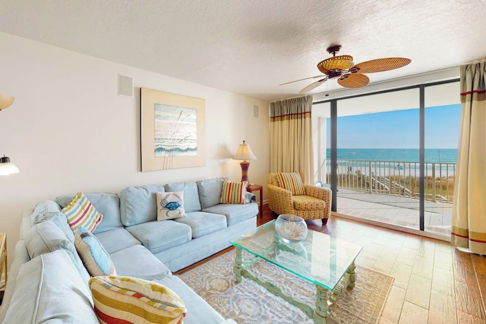 Comfort Condo, Balcony, Beach View photo 1