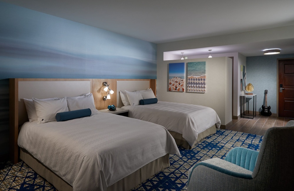 Deluxe Room, 2 Queen Beds, Non Smoking - Photo 1