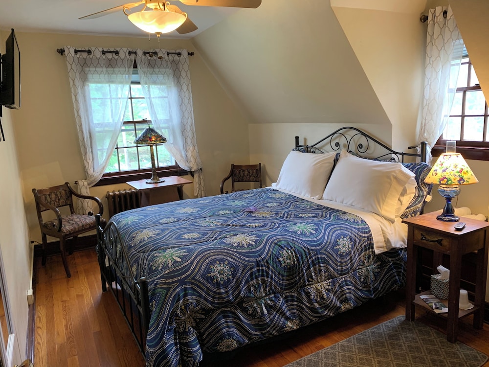 Mountain And Garden View Two Bedroom Suit With Sauna