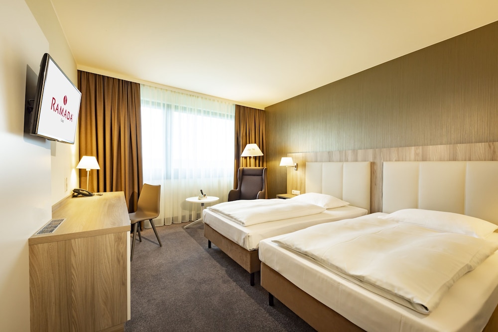 Room, 2 Queen Beds, Non Smoking
