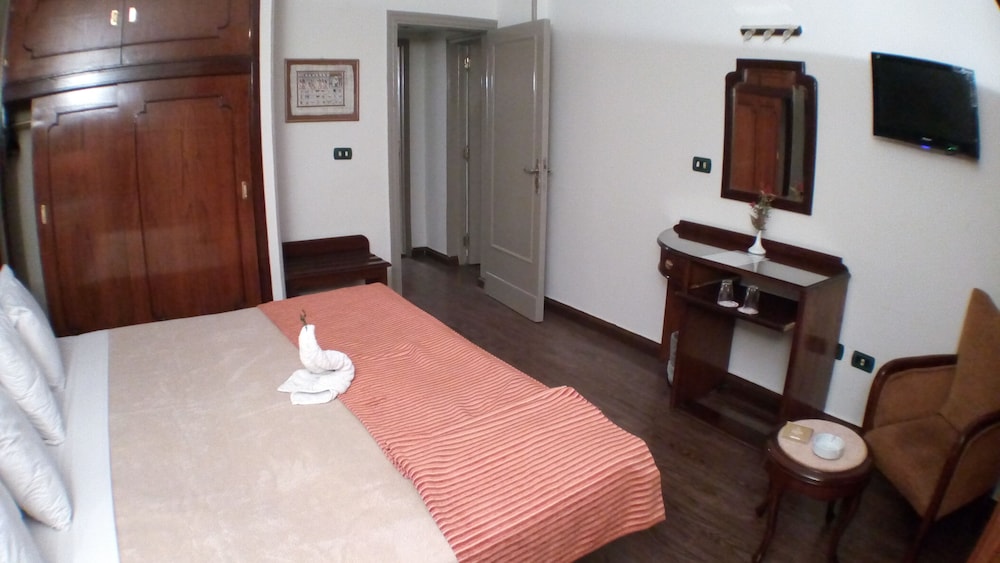 Standard Double Or Twin Room - Photo 34