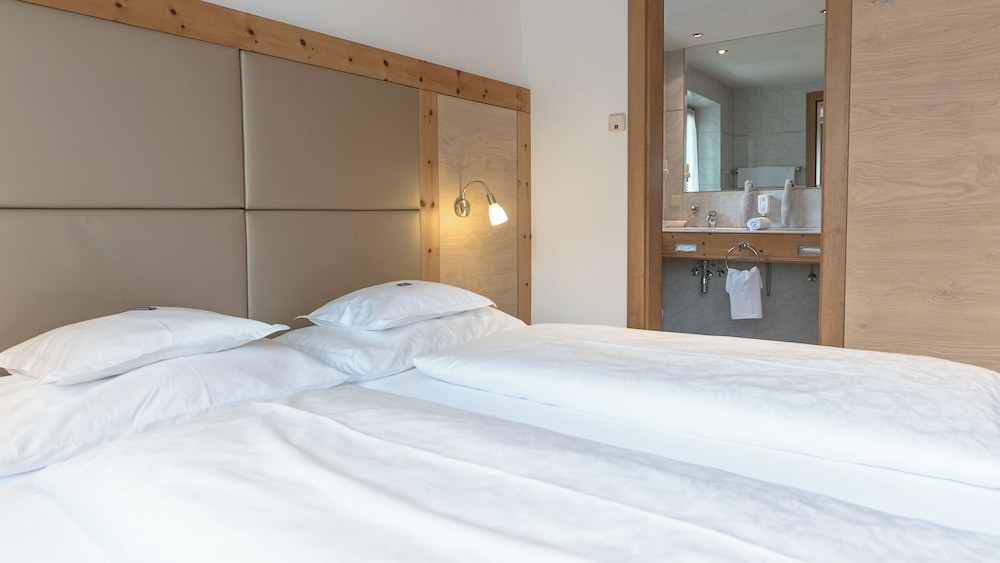 Deluxe Suite - Photo 2