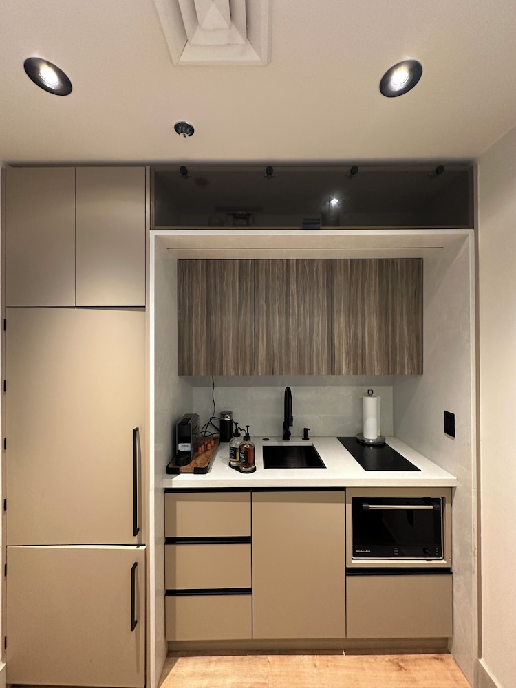 Deluxe Studio, City View photo 3