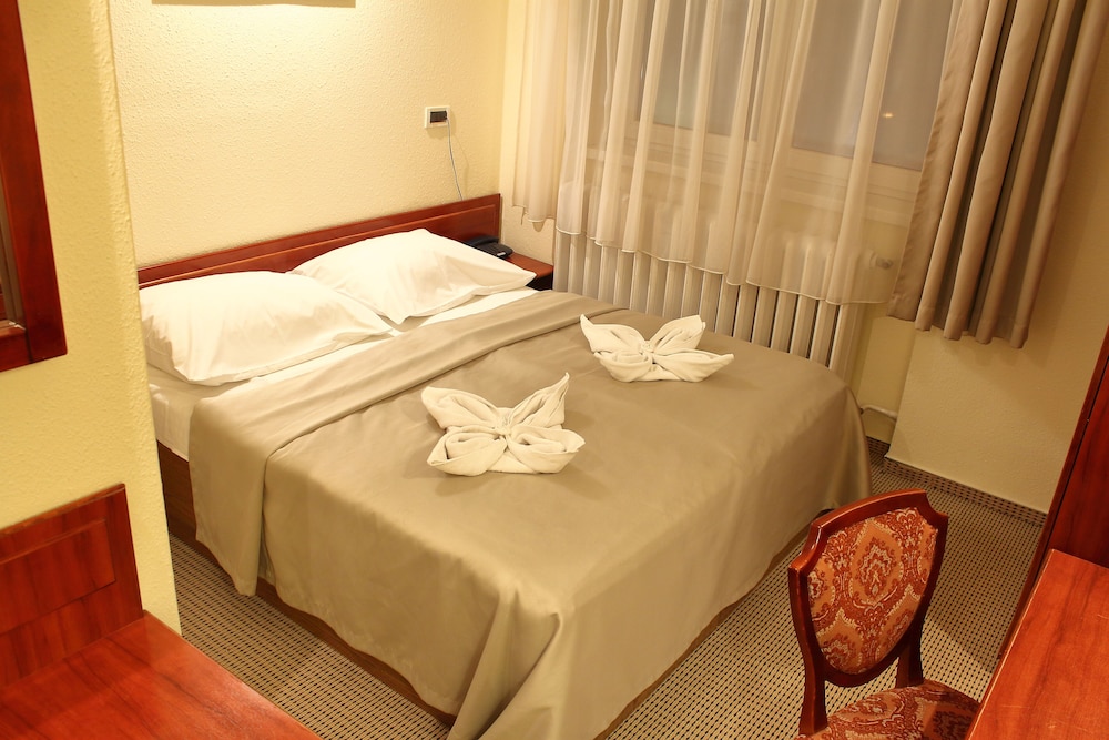 Basic Single Room, 1 Twin Bed, City View