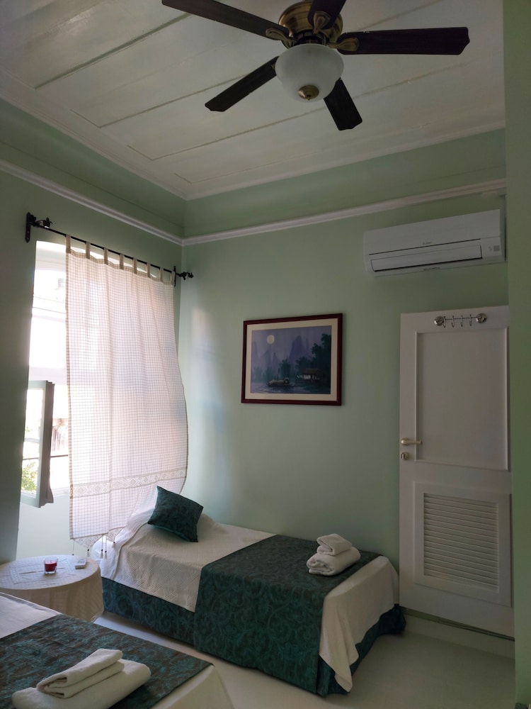 Classic Triple Room photo 3