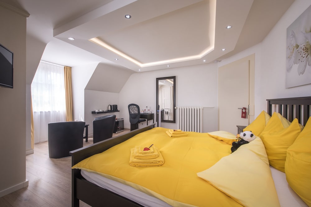 Superior Villa, 1 King Bed with Sofa bed, Shared Bathroom, Garden View photo 2