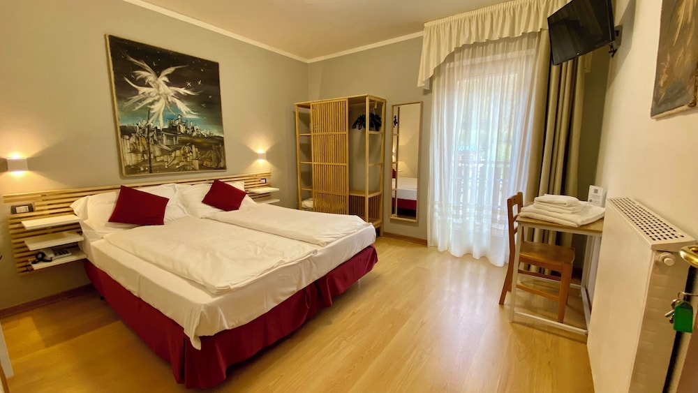Standard Room photo 3