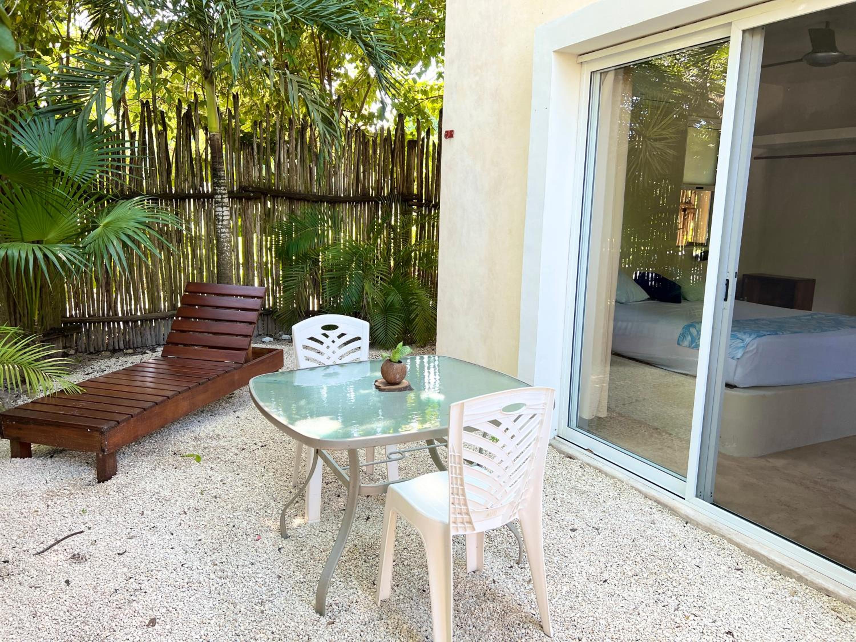 Junior Suite with Garden View - Photo 10