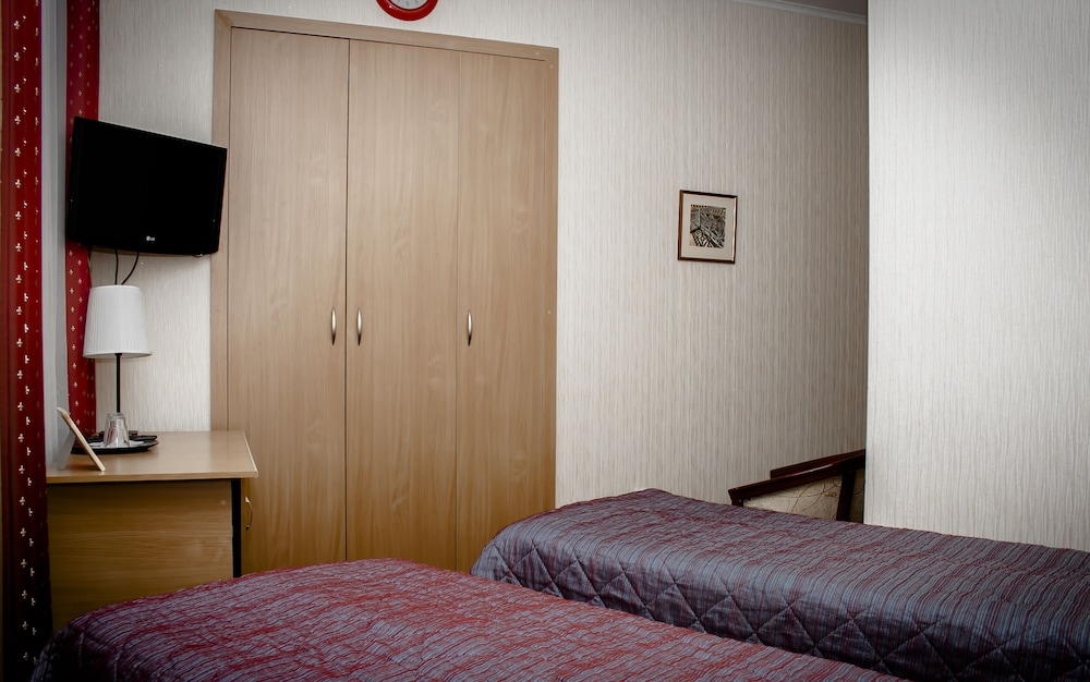Economy Twin Room photo 1
