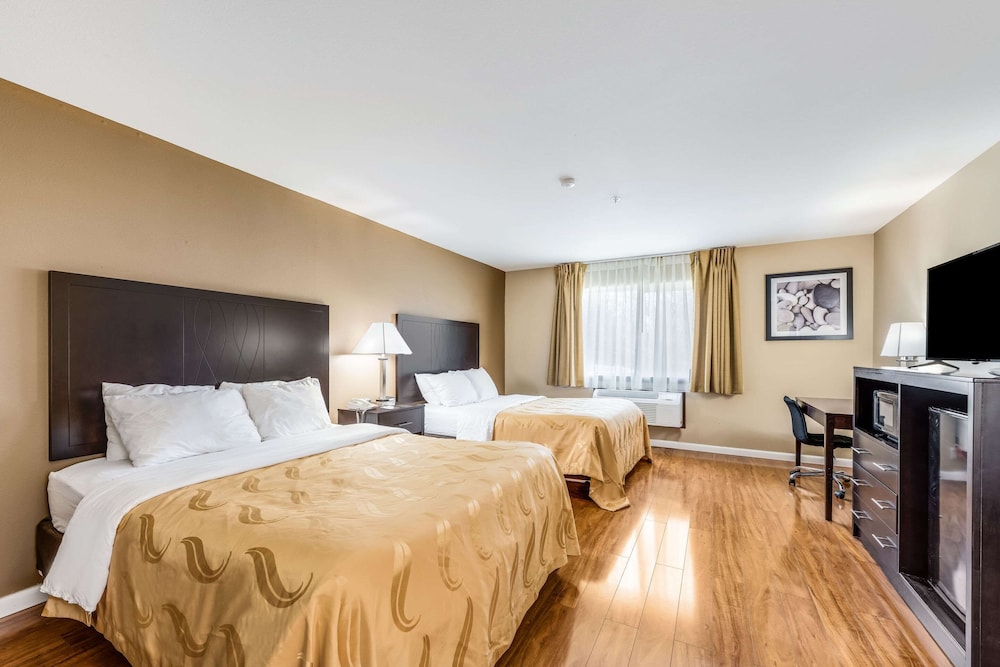 Room, 2 Queen Beds - Photo 2