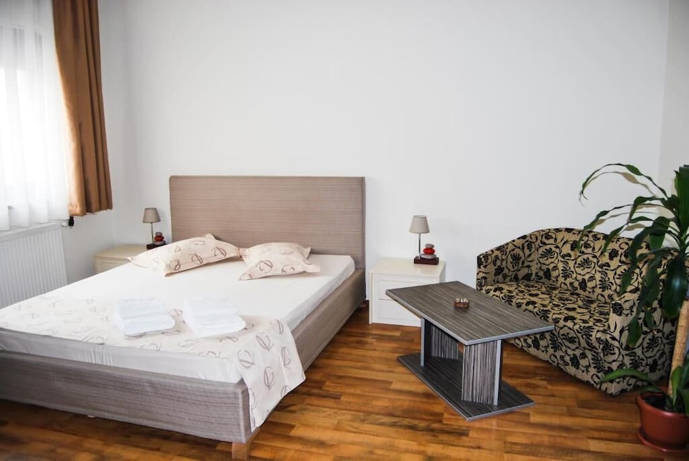 Basic Triple Room - Photo 8