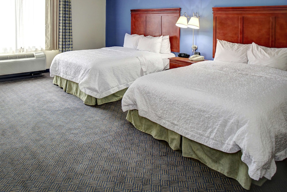 Room, 2 Queen Beds, Accessible, Non Smoking - Photo 1