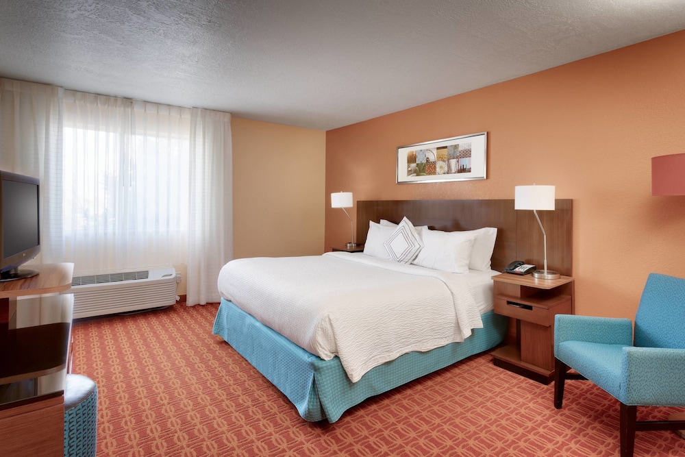 Suite, 1 Bedroom - Photo 1