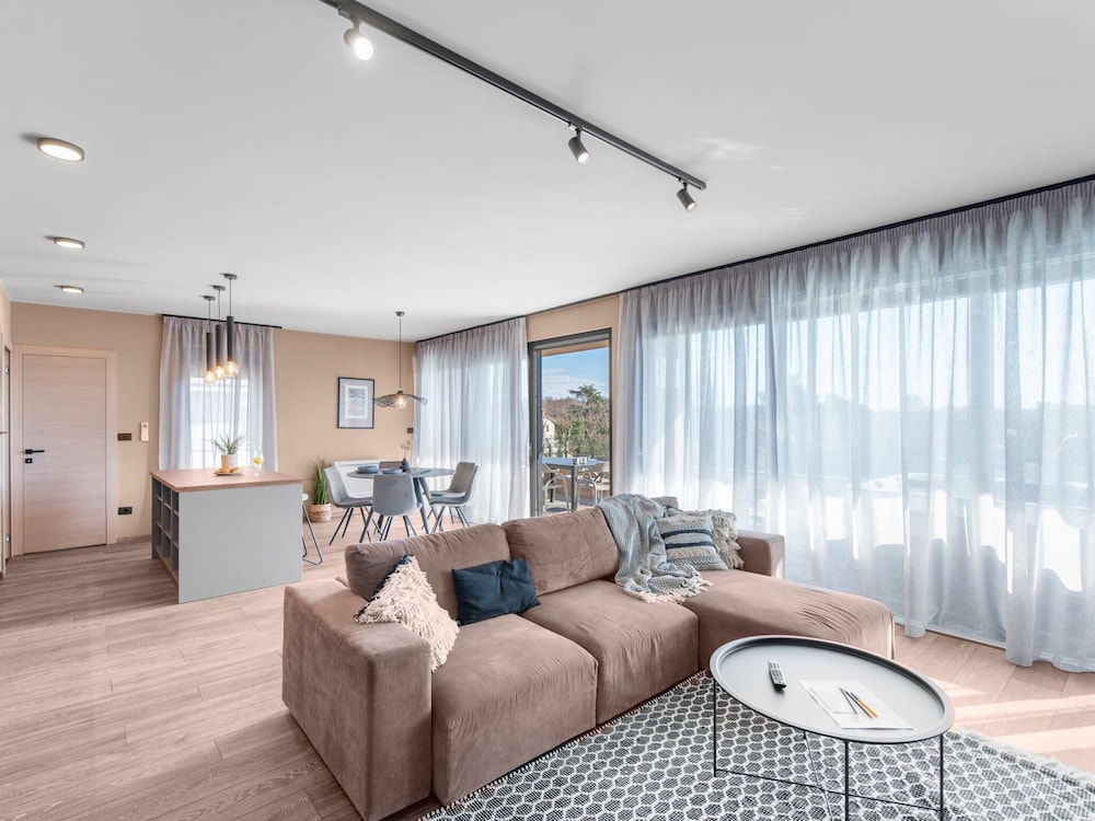 Villa photo 1