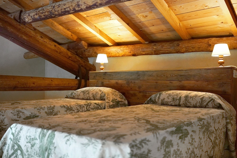 Family Quadruple Room photo 3
