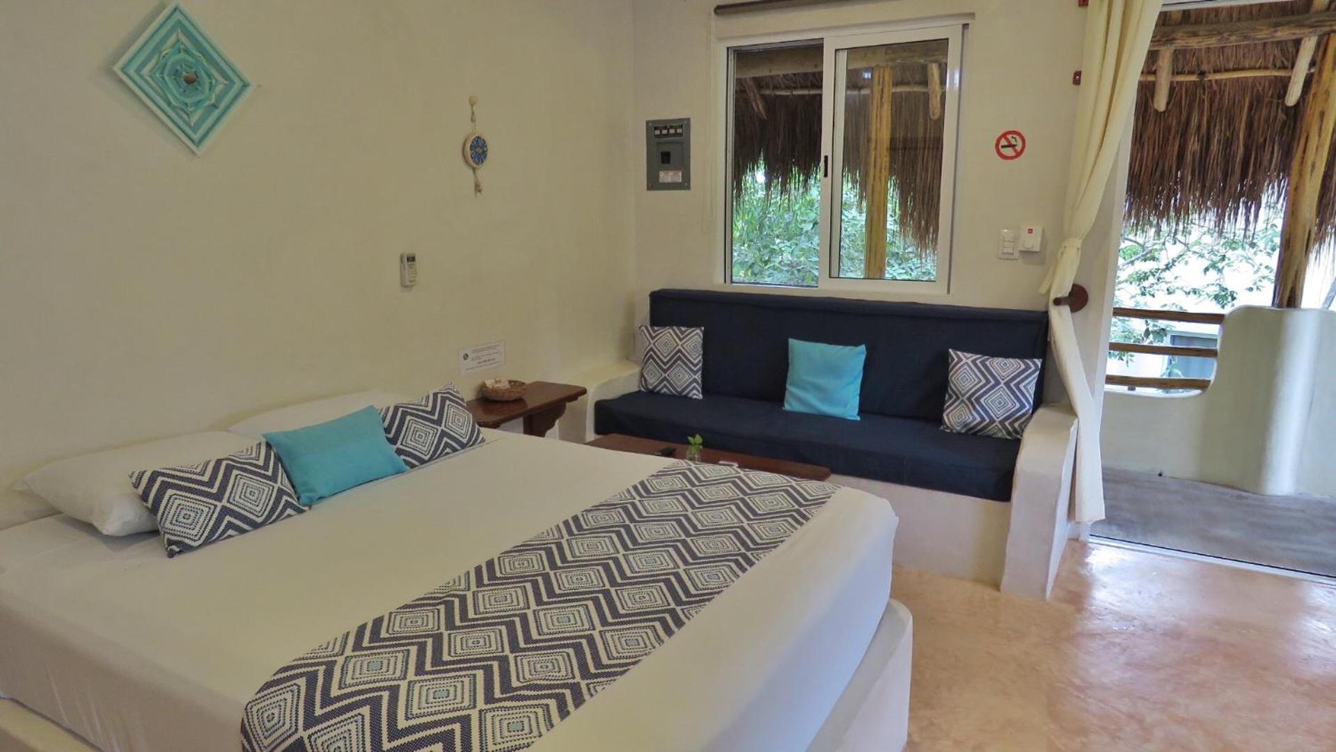 Junior Suite with Balcony - Photo 10