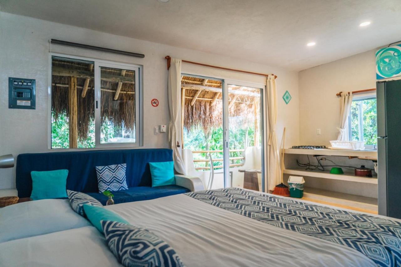 Junior Suite with Balcony - Photo 12