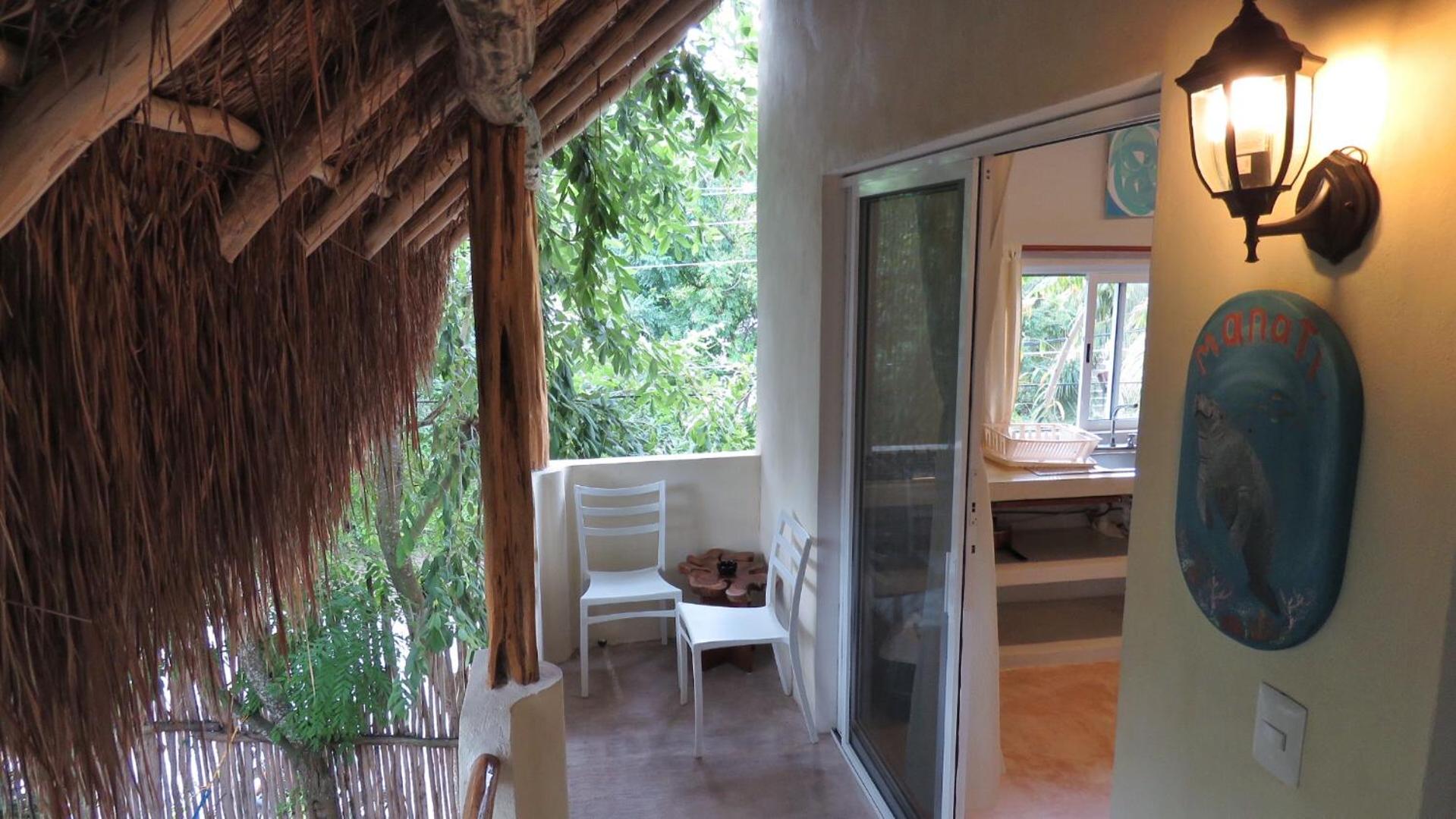 Junior Suite with Balcony - Photo 4