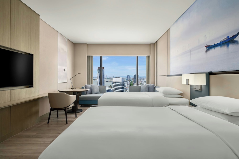Deluxe Room, 2 Twin Beds, City View