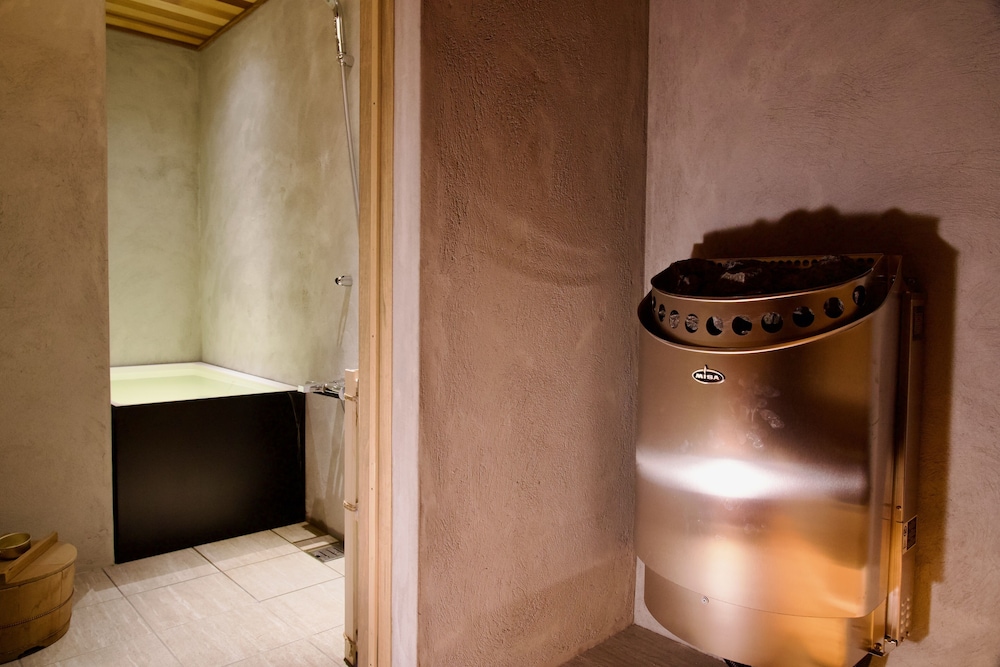 Deluxe Room, Non Smoking, Sauna - Photo 5