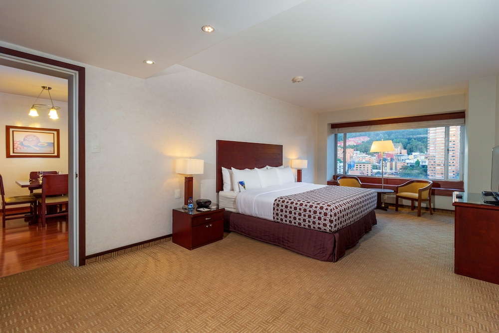 Master Suite, 1 King Bed - Photo 1