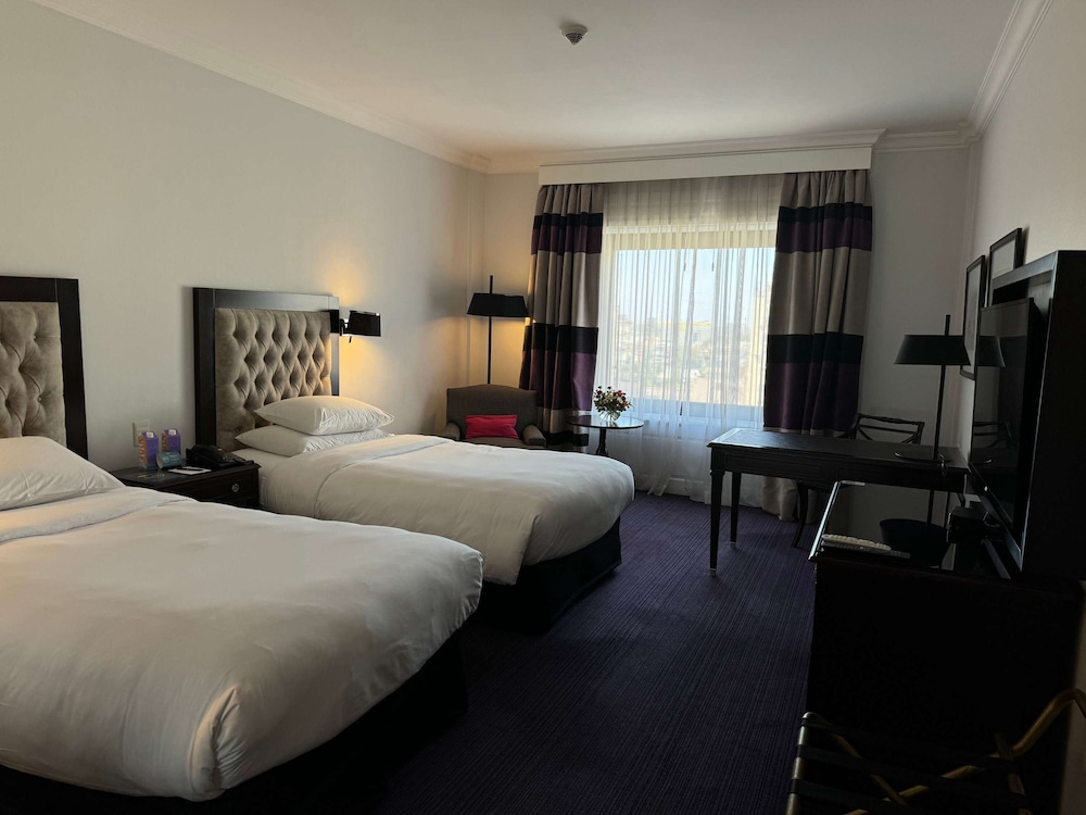 Superior Room, 2 Twin Beds, City View