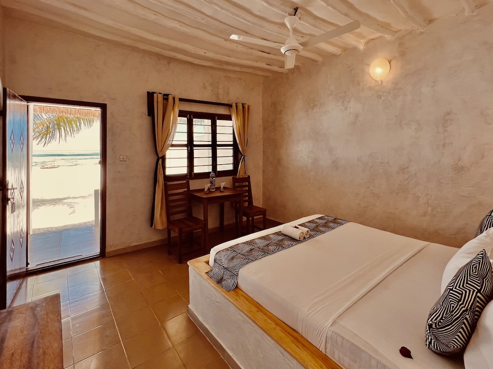 Deluxe Double Room, 1 King Bed, Sea View photo 2