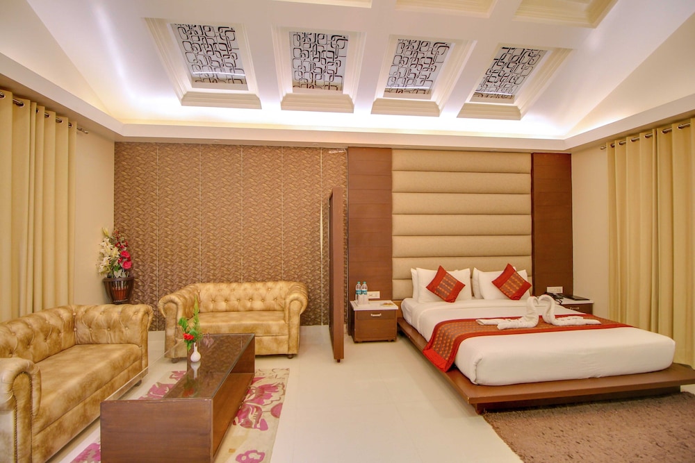 Deluxe Room - Photo 5