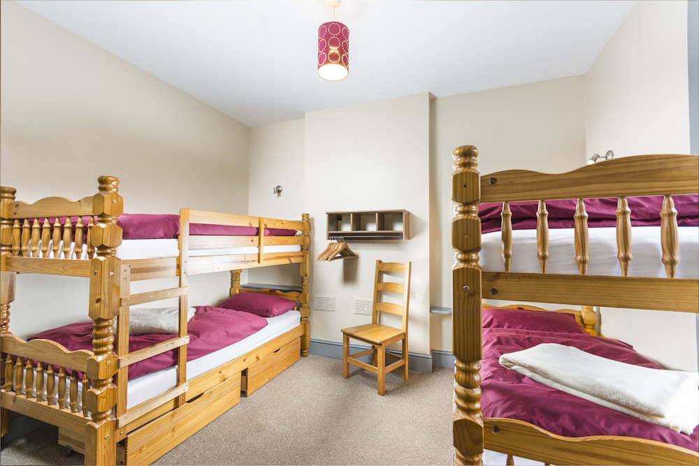 Quadruple Room, Ensuite (Private Room Sleeps Max 4) photo 1