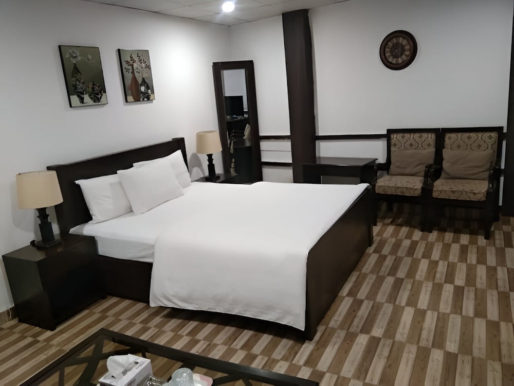 Deluxe Room - Photo 3