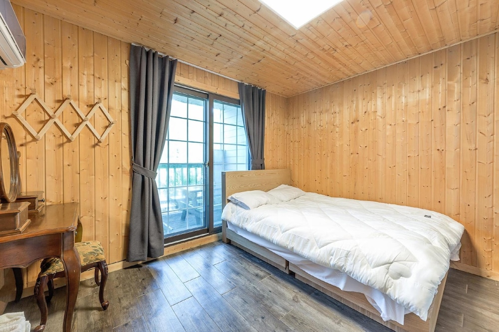 Basic Room, 1 Bedroom (A-4(Mountain View)) - Photo 1