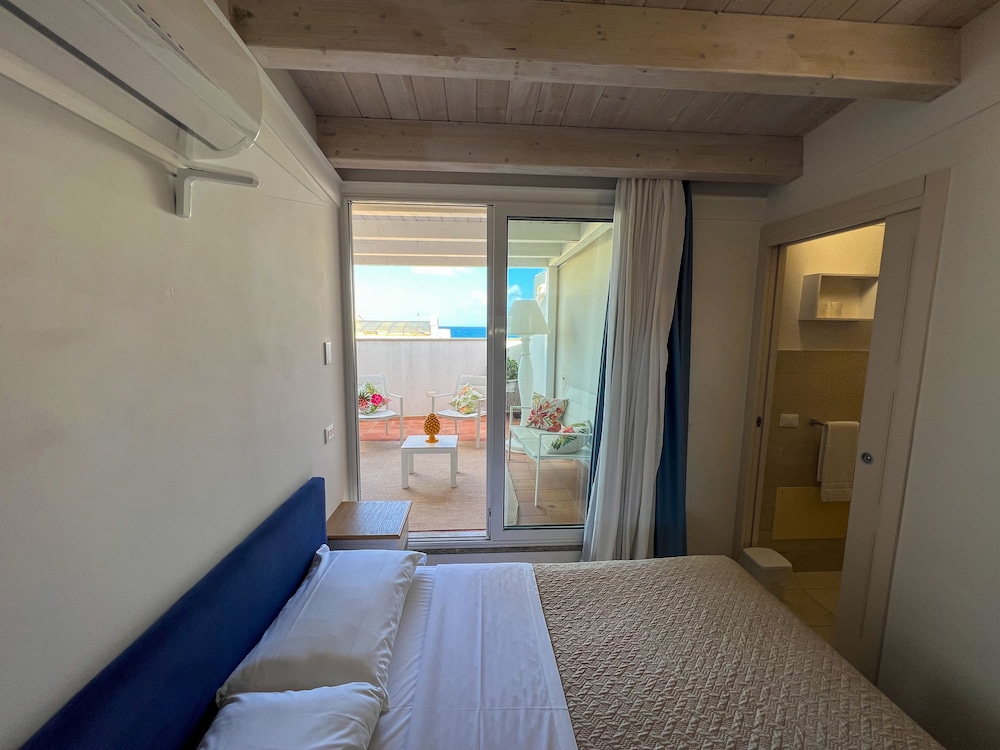 Panoramic Double Room, 1 Double Bed, Non Smoking, Sea View photo 2
