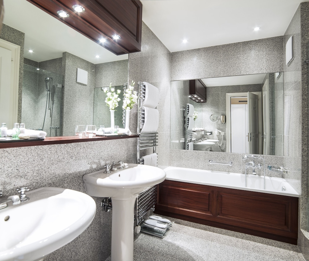Superior Double Room, City View photo 3