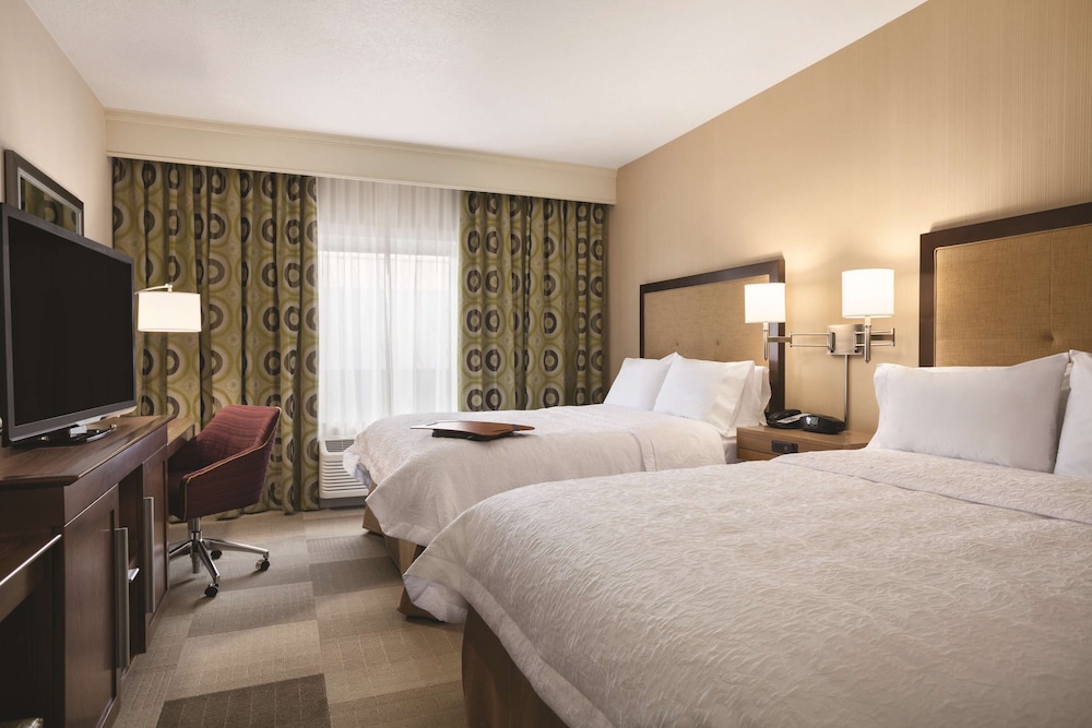 Room, 2 Queen Beds, Accessible, Non Smoking (Hearing Impaired)