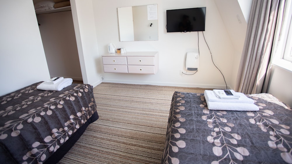 Superior Double Room, 2 Twin Beds, Ensuite photo 3