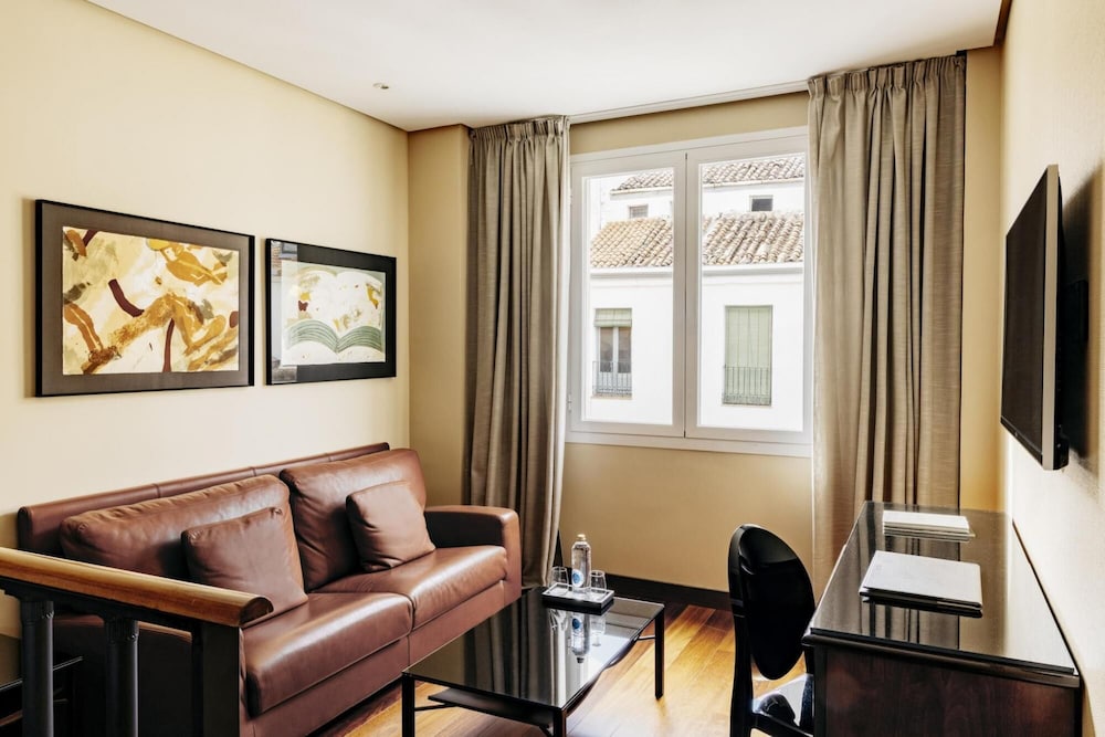 Superior Room, 1 Double or 2 Twin Beds - Photo 4