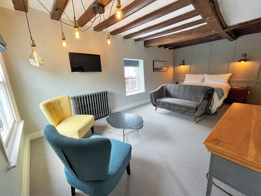 Exclusive Double Room, Ensuite (Church View) - Photo 6