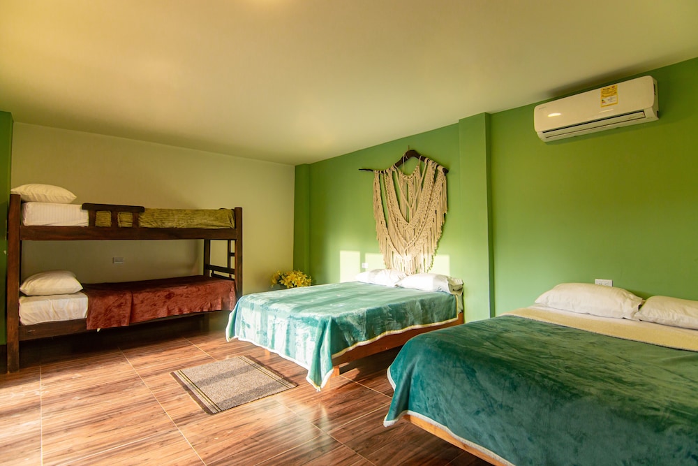 Family Quadruple Room photo 2