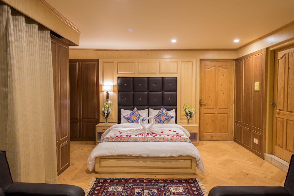 Deluxe Room - Photo 4