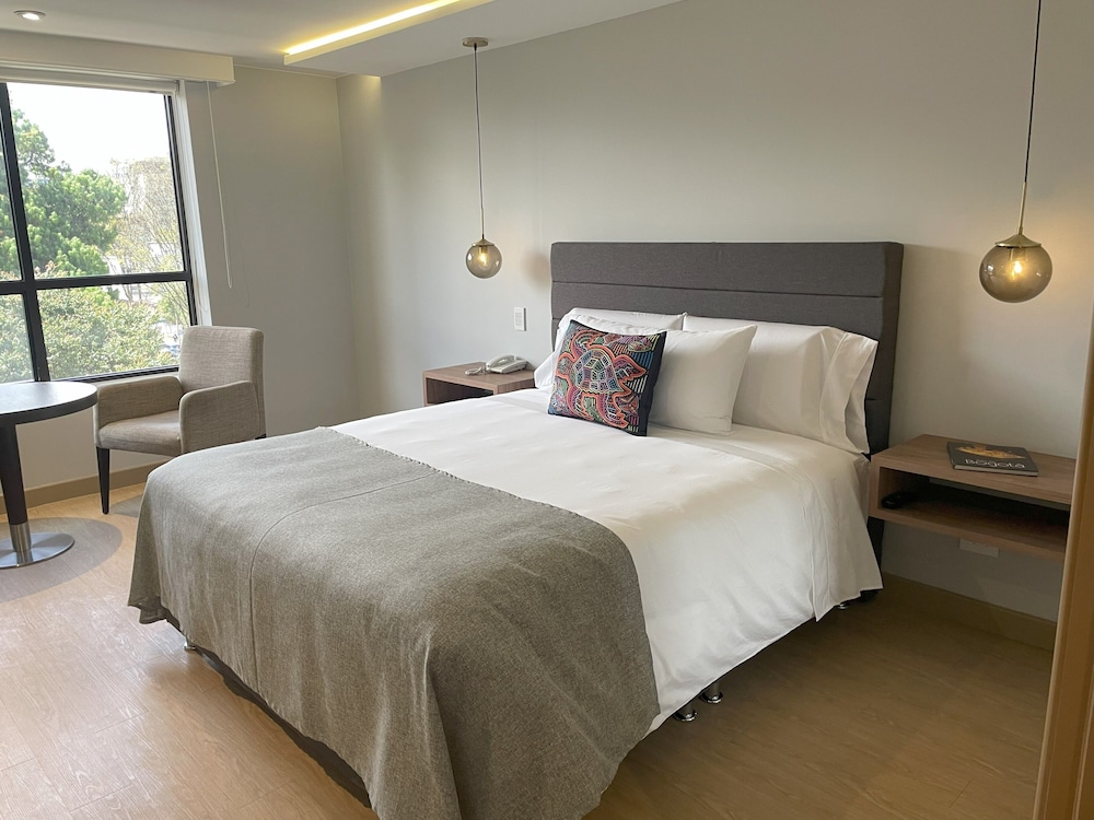 Deluxe Double with Queen bed - Photo 1
